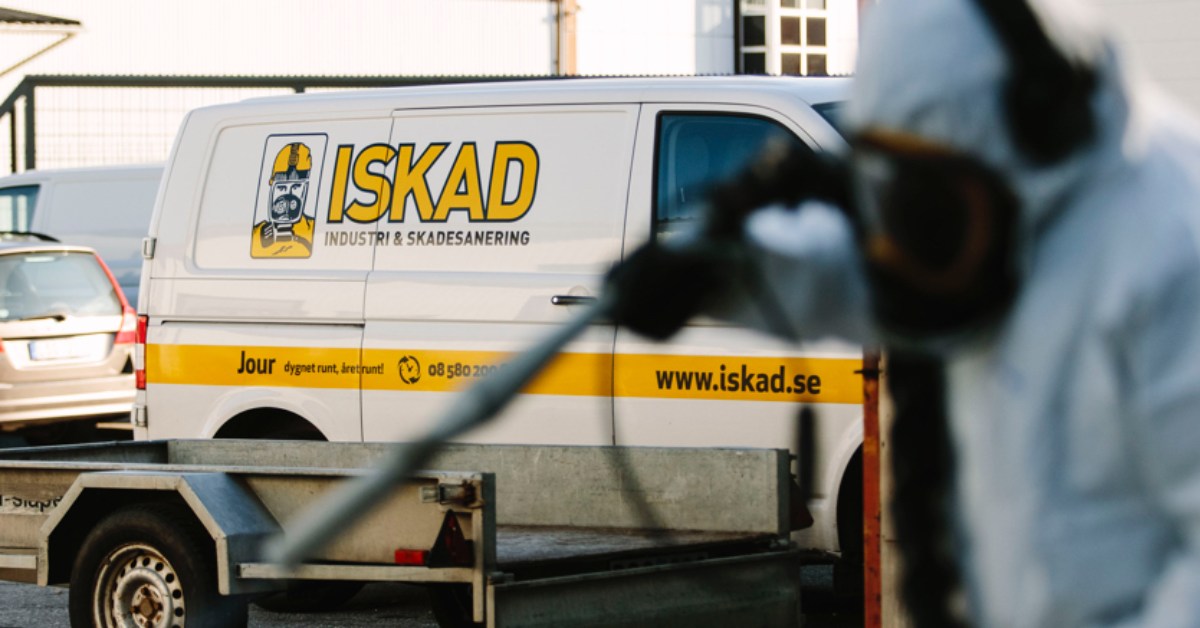 Industri & Skadesanering AB logotyp